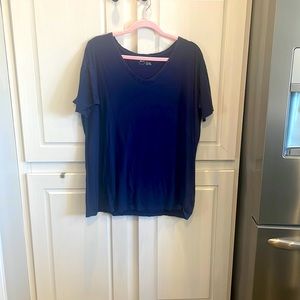 aerie t shirt, size medium but oversized, only worn once in great condition!!